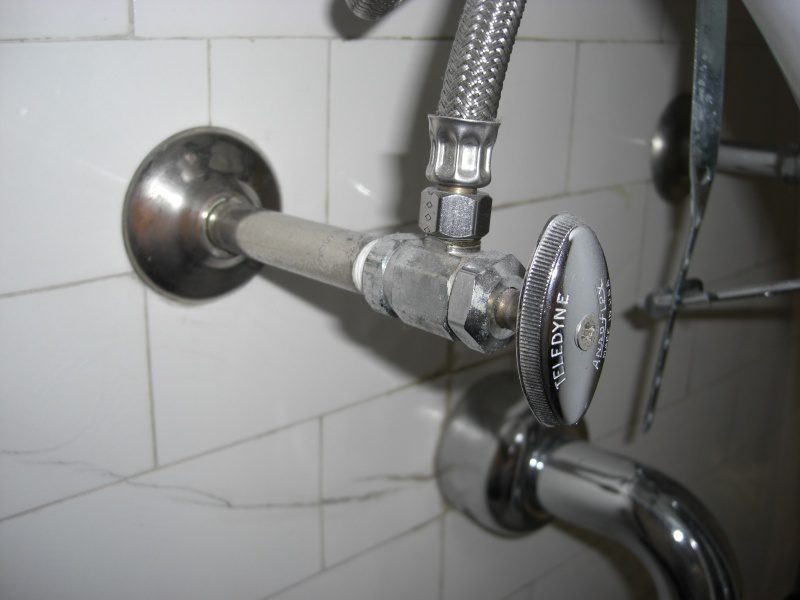 Replace Your Compression Valves to avoid plumbing problems