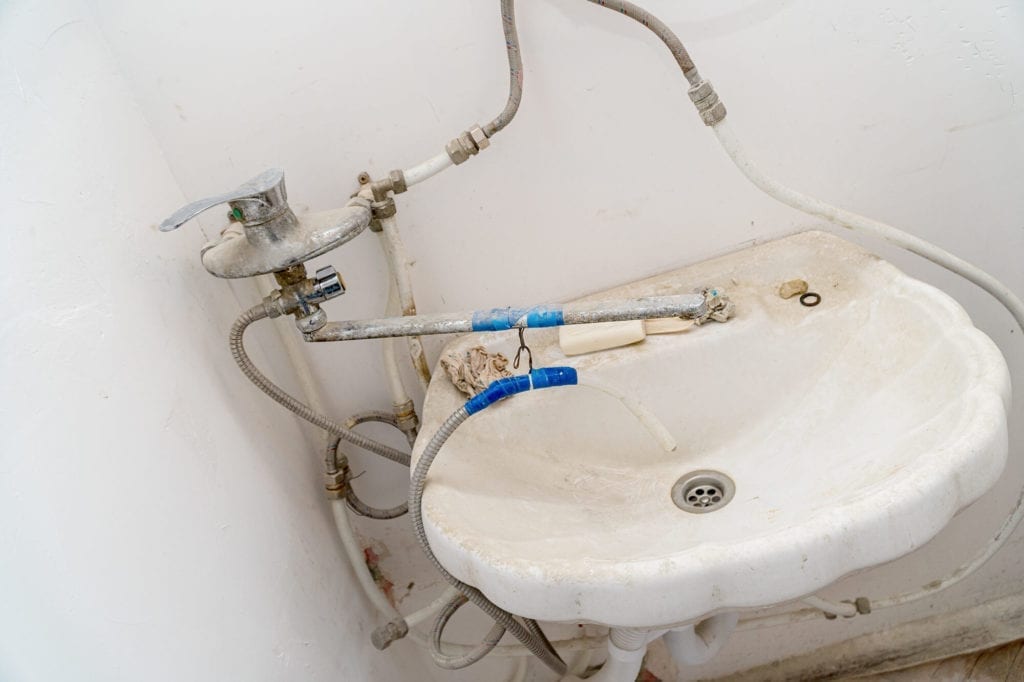 Old plumbing appliances and fixtures
